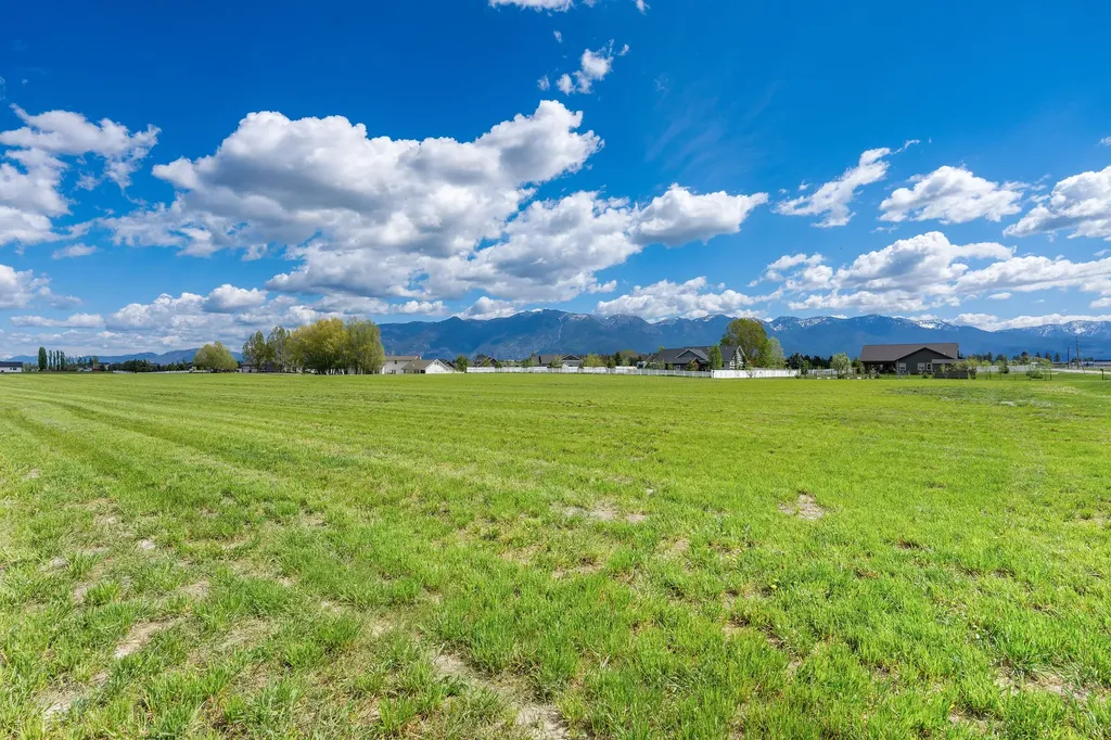 10 N Scarface Peak Court Kalispell MT 59901