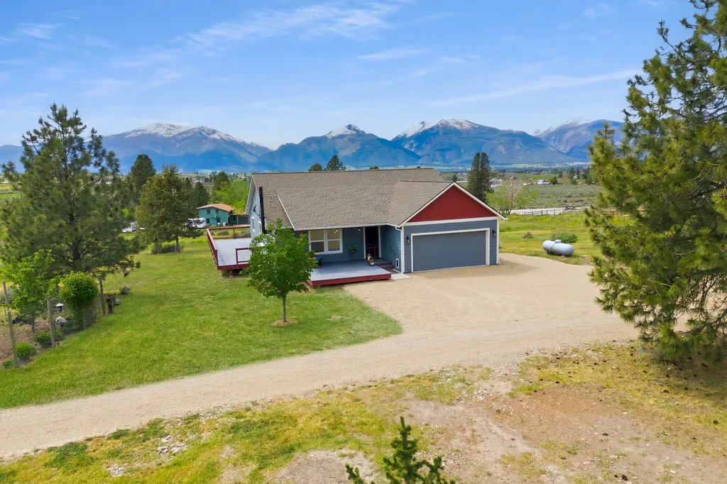4033 Sunnyside Cemetery Road Stevensville MT 59870