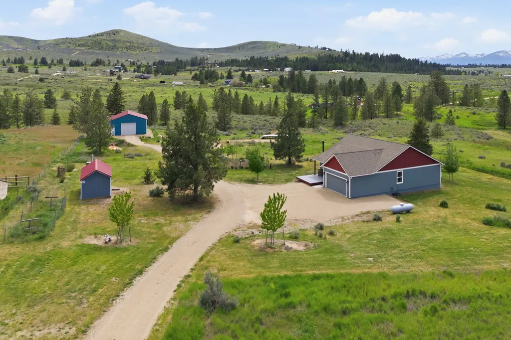4033 Sunnyside Cemetery Road Stevensville MT 59870