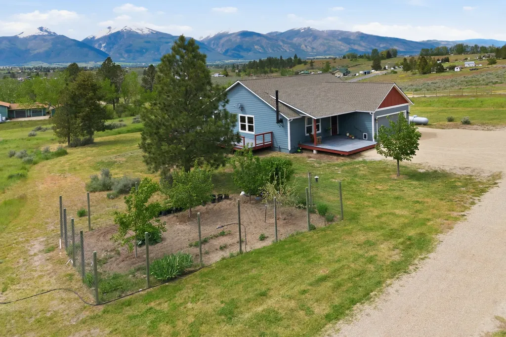 4033 Sunnyside Cemetery Road Stevensville MT 59870