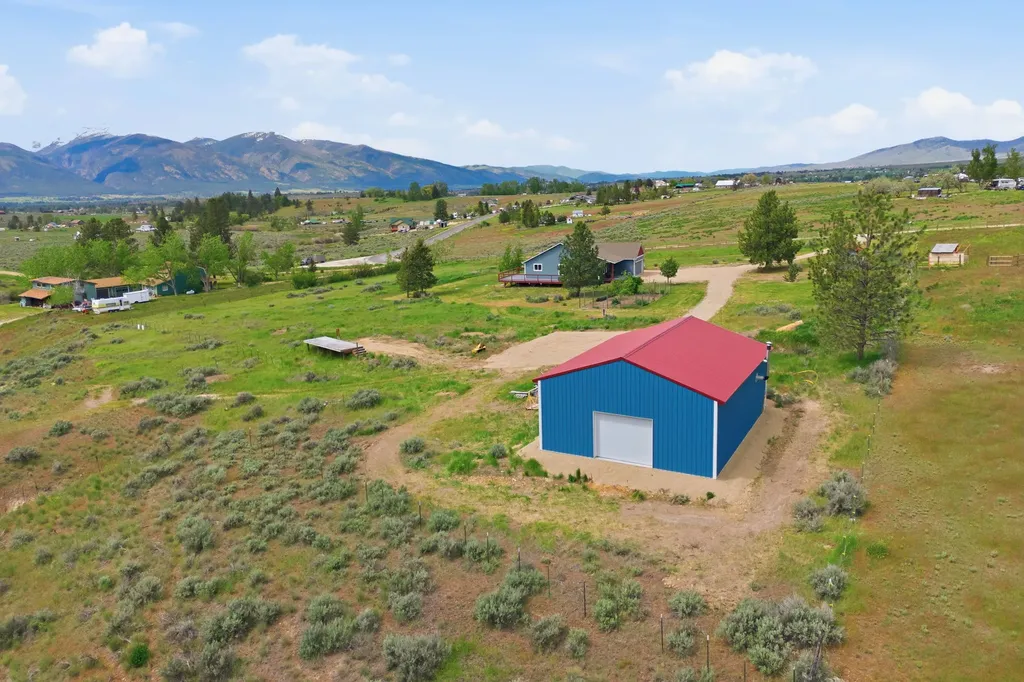 4033 Sunnyside Cemetery Road Stevensville MT 59870