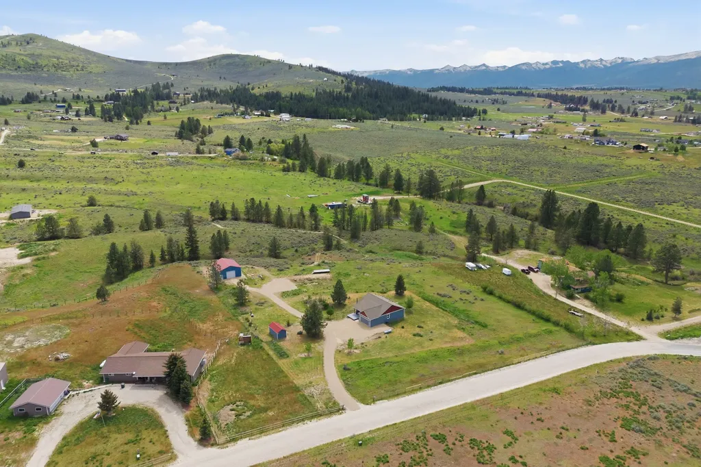 4033 Sunnyside Cemetery Road Stevensville MT 59870