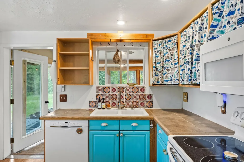 1424 Bierney Creek Road Lakeside MT 59922