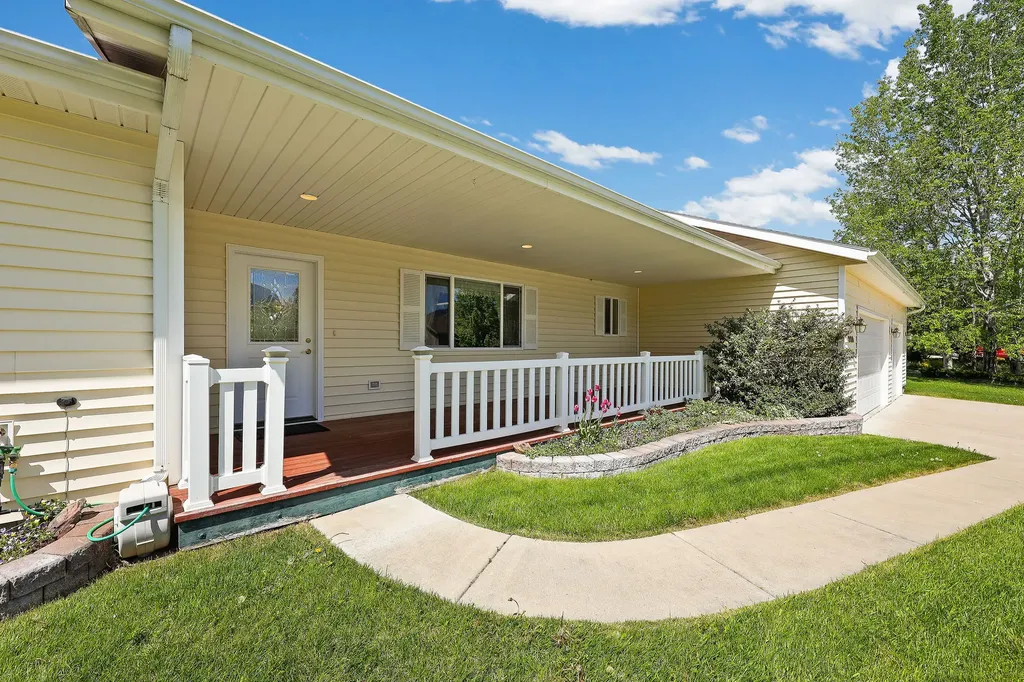 2120 Drift Water Way Columbia Falls MT 59912