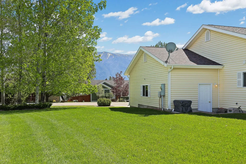 2120 Drift Water Way Columbia Falls MT 59912