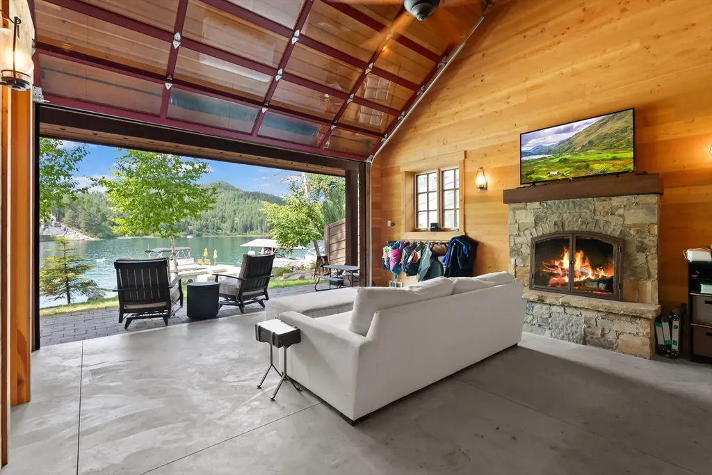 715 Lm Beach Lane Whitefish MT 59937