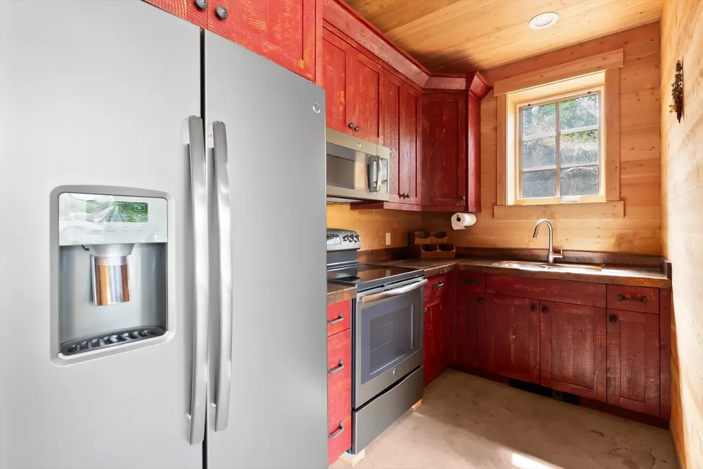 715 Lm Beach Lane Whitefish MT 59937