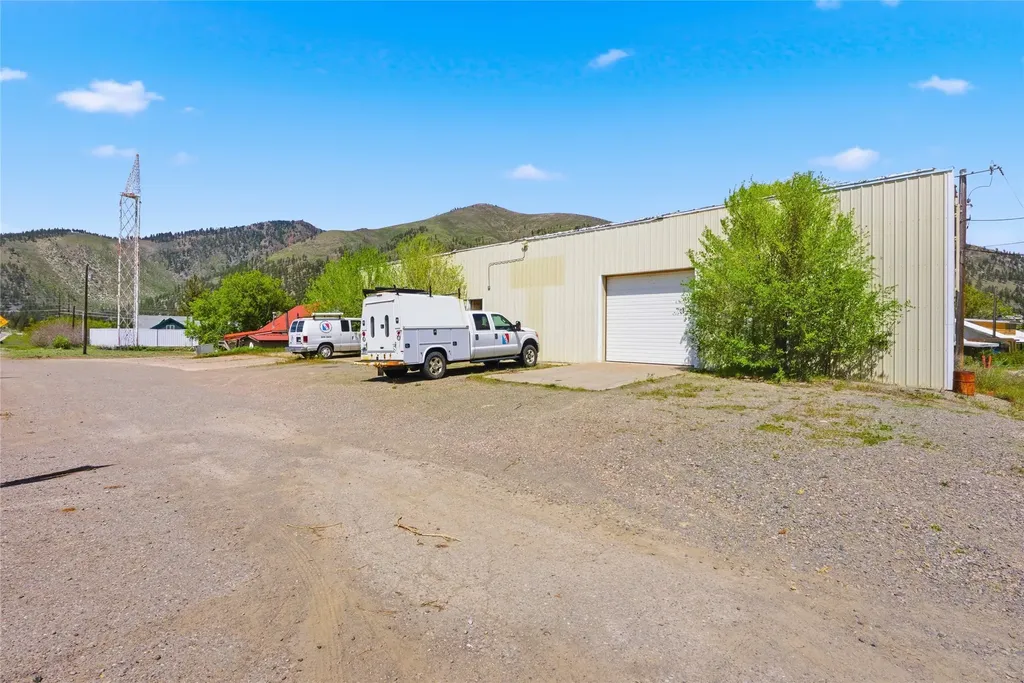 8280 Hwy 200 E Bonner MT 59823