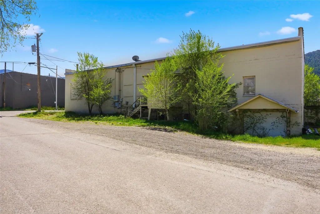 8280 Hwy 200 E Bonner MT 59823