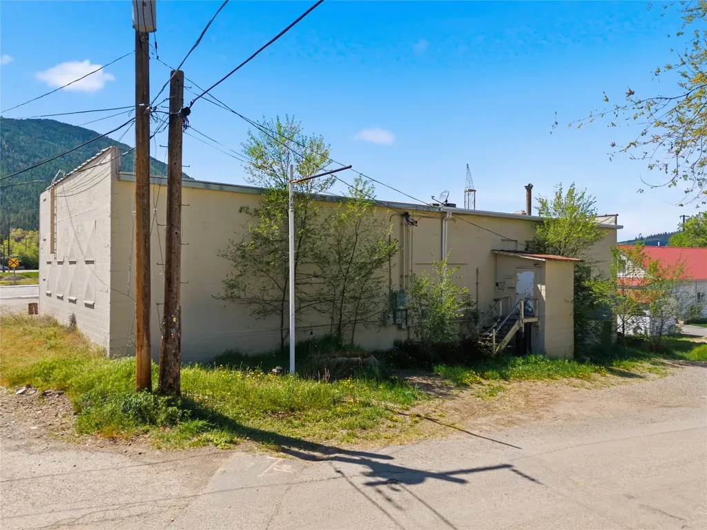 8280 Hwy 200 E Bonner MT 59823