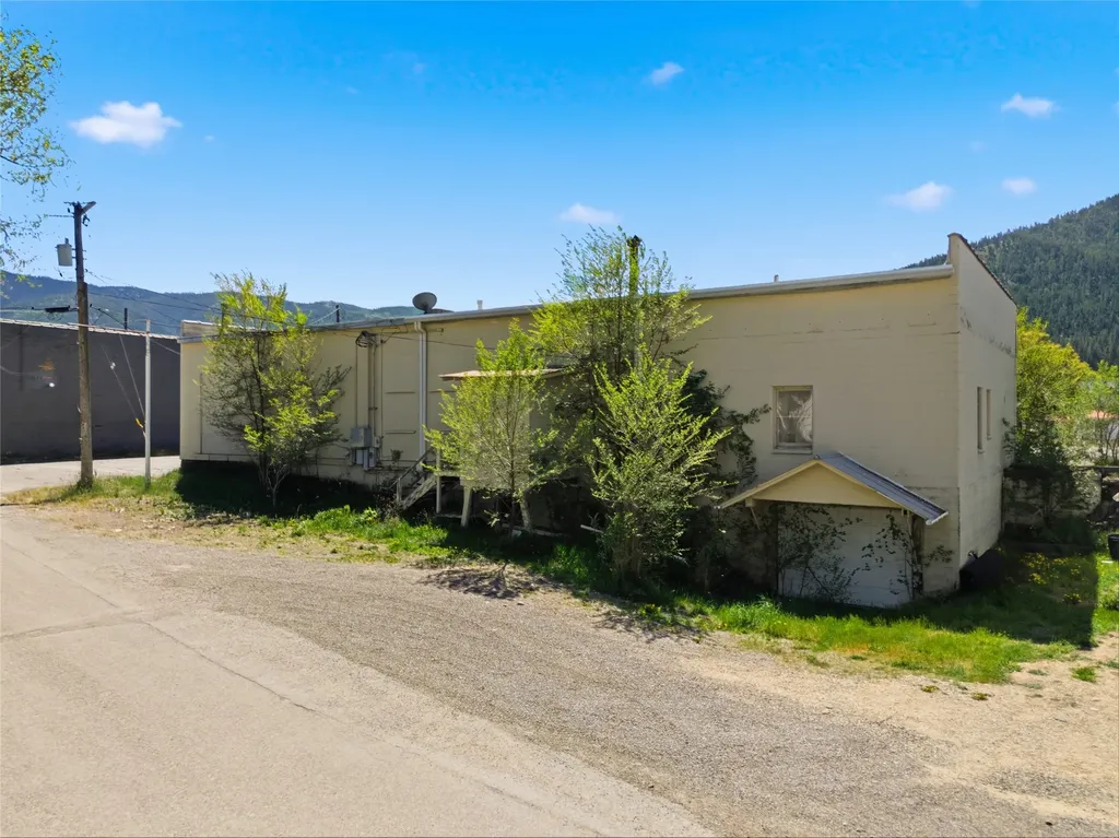 8280 Hwy 200 E Bonner MT 59823
