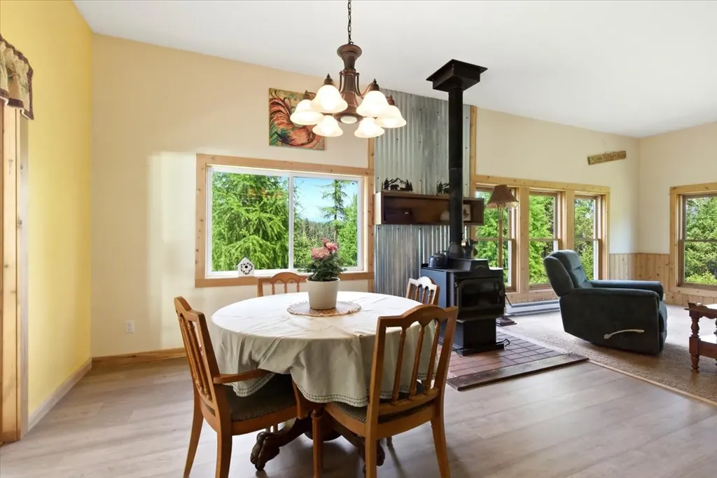 16 Porcupine Ridge Road Fortine MT 59918