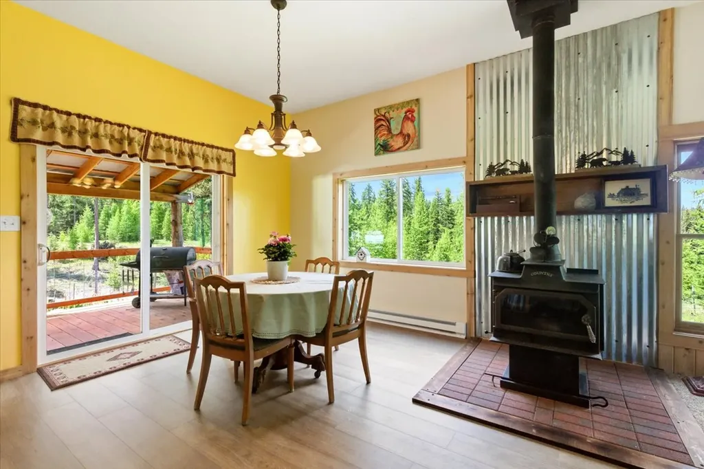 16 Porcupine Ridge Road Fortine MT 59918