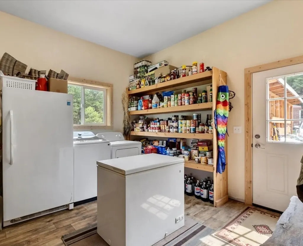 16 Porcupine Ridge Road Fortine MT 59918