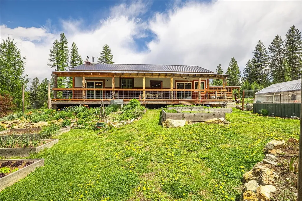 16 Porcupine Ridge Road Fortine MT 59918