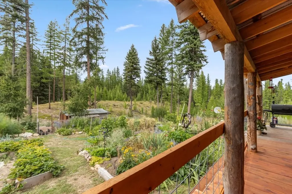 16 Porcupine Ridge Road Fortine MT 59918