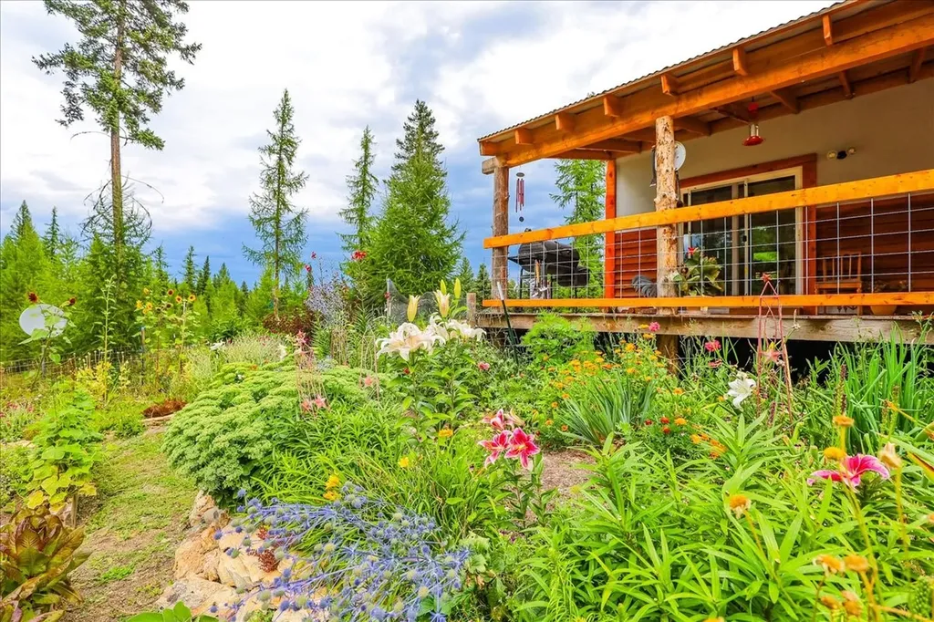 16 Porcupine Ridge Road Fortine MT 59918