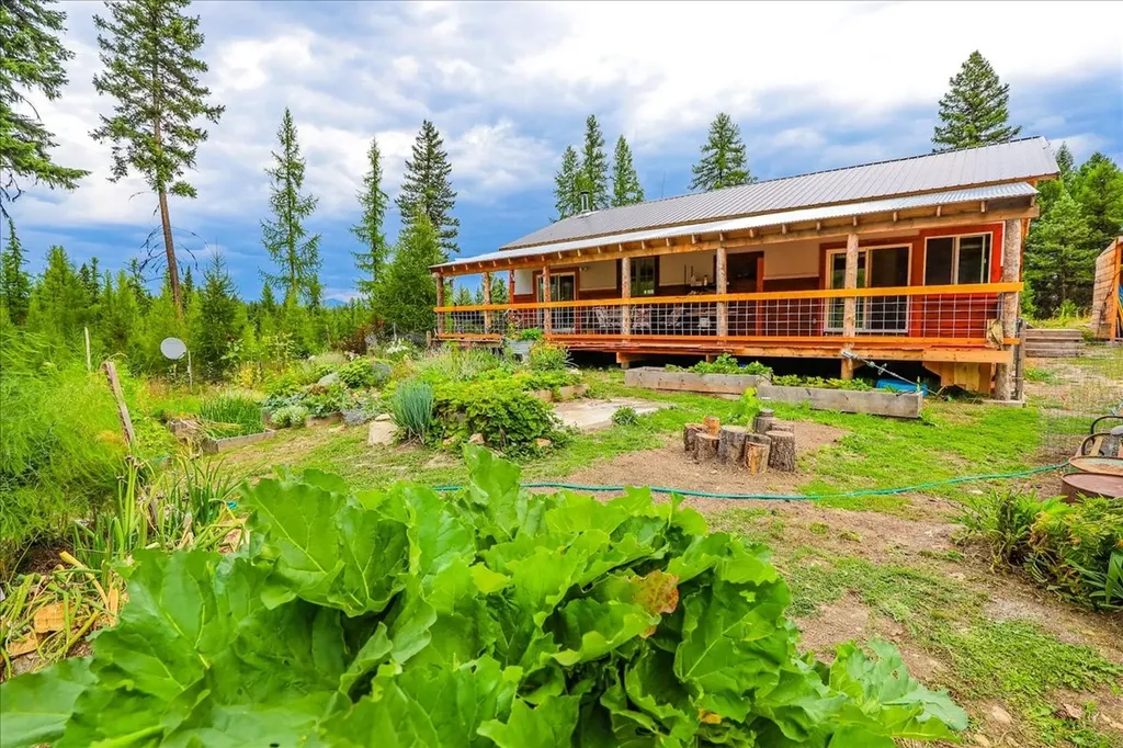 16 Porcupine Ridge Road Fortine MT 59918