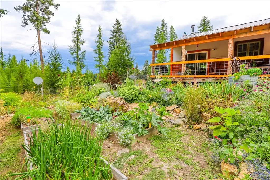 16 Porcupine Ridge Road Fortine MT 59918