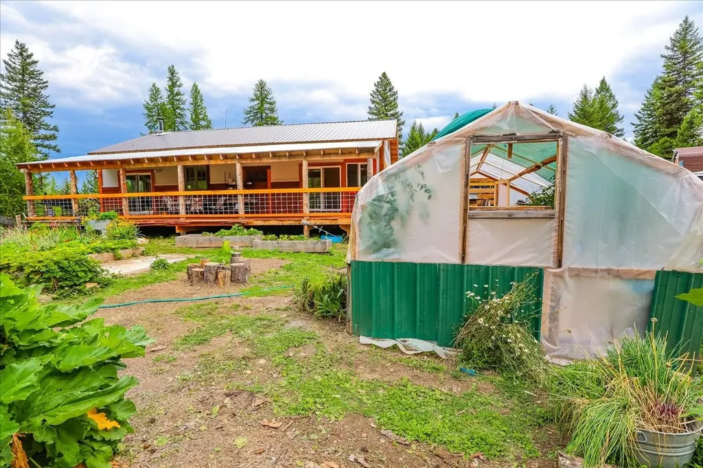 16 Porcupine Ridge Road Fortine MT 59918