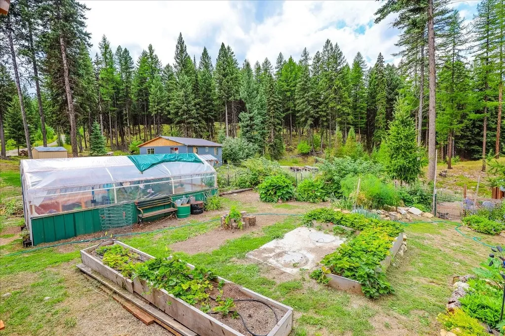 16 Porcupine Ridge Road Fortine MT 59918