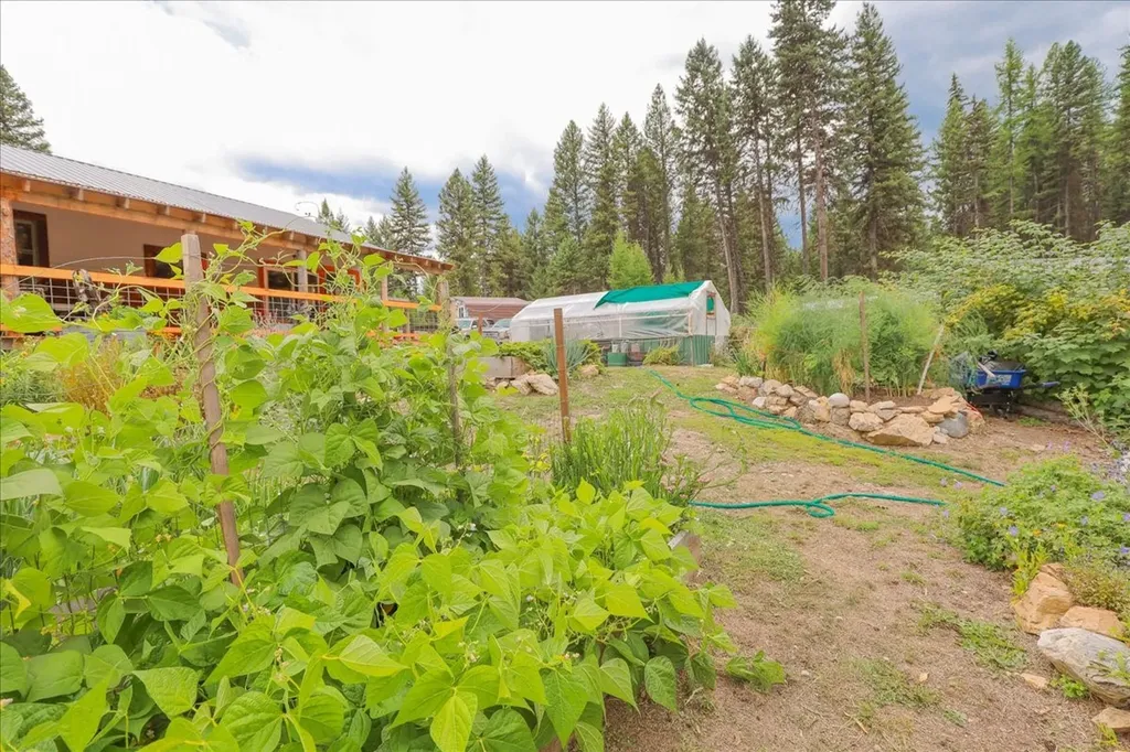 16 Porcupine Ridge Road Fortine MT 59918