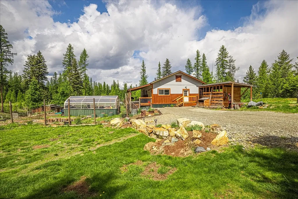 16 Porcupine Ridge Road Fortine MT 59918