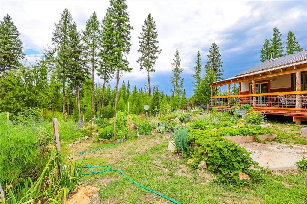 16 Porcupine Ridge Road Fortine MT 59918