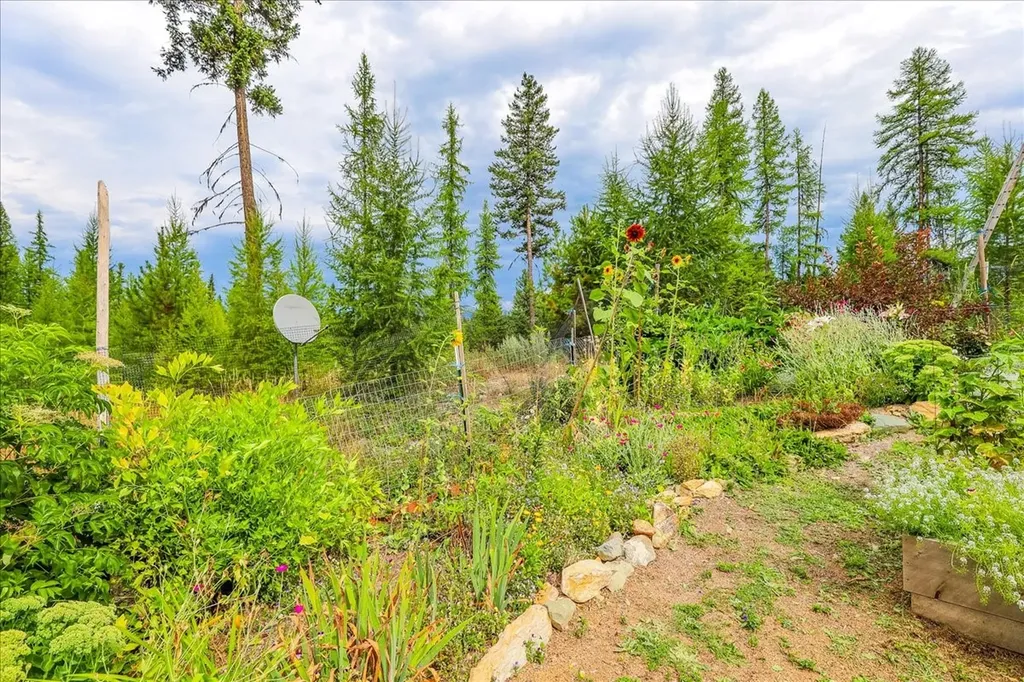 16 Porcupine Ridge Road Fortine MT 59918