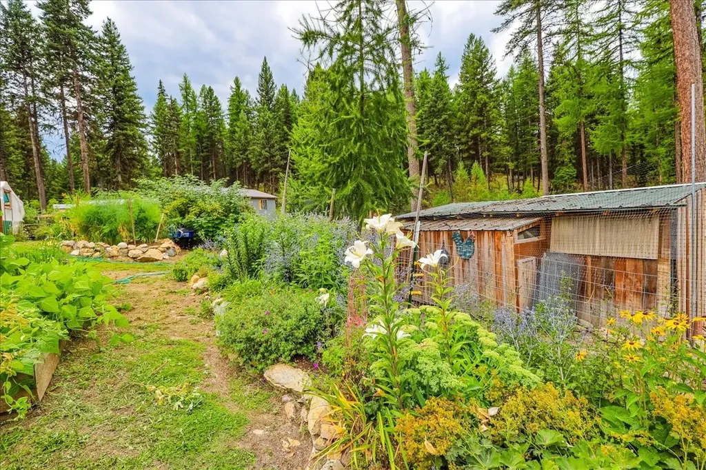 16 Porcupine Ridge Road Fortine MT 59918