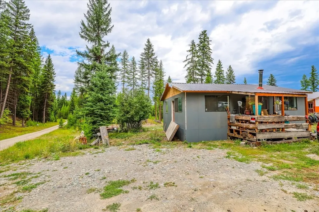 16 Porcupine Ridge Road Fortine MT 59918
