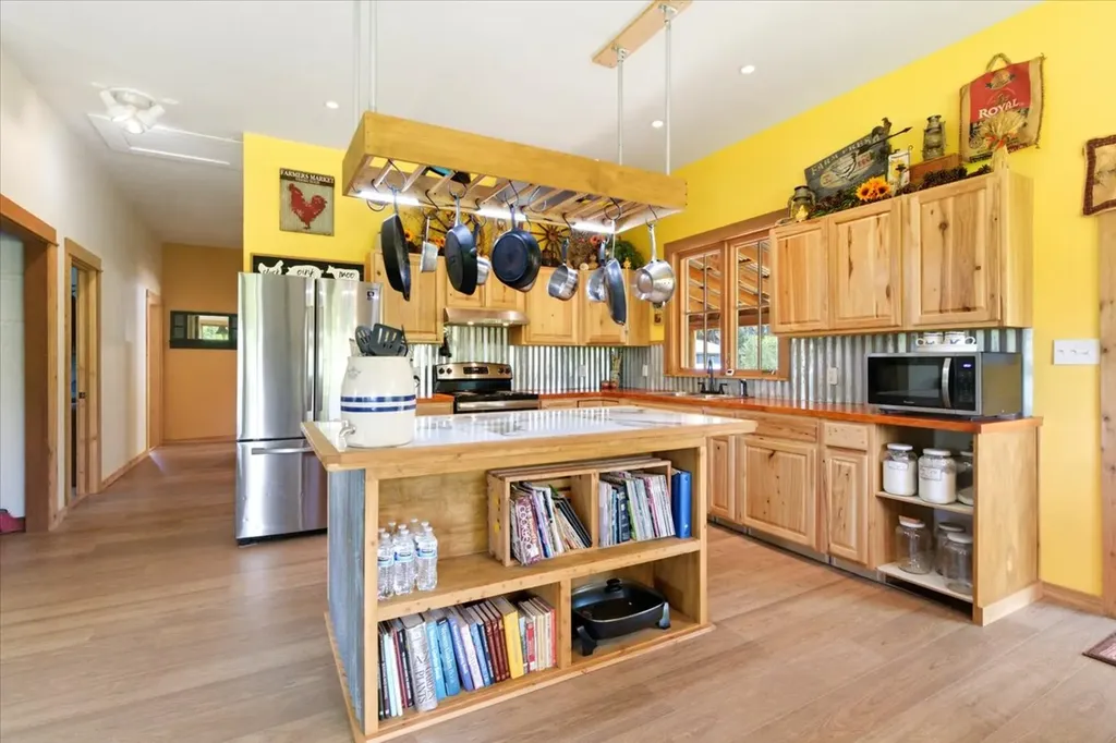 16 Porcupine Ridge Road Fortine MT 59918
