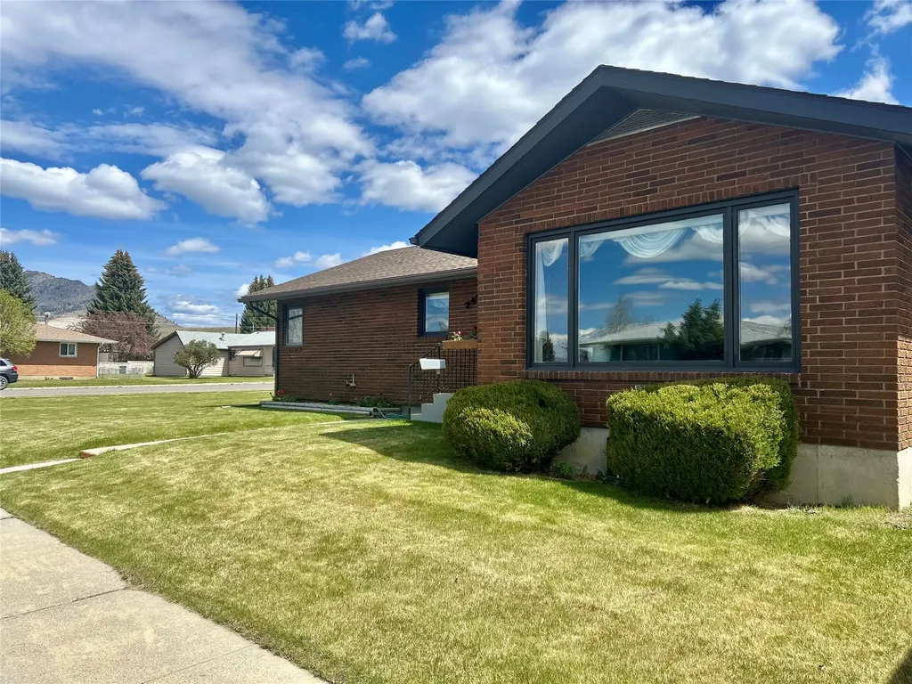 2406 Gladstone Avenue Butte MT 59701