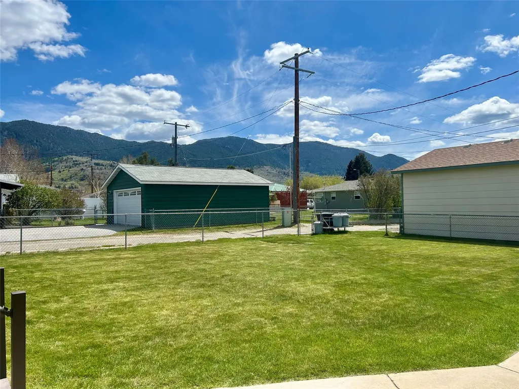 2406 Gladstone Avenue Butte MT 59701