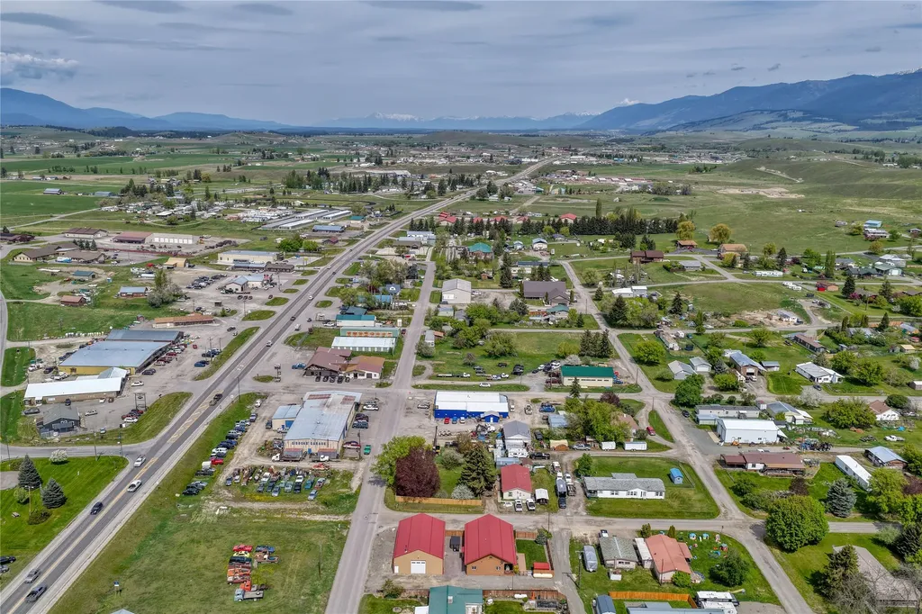 126 10th Street Eureka MT 59917