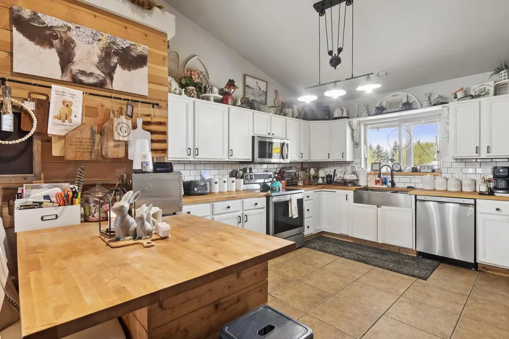 65629 Mt Highway 37 Eureka MT 59917