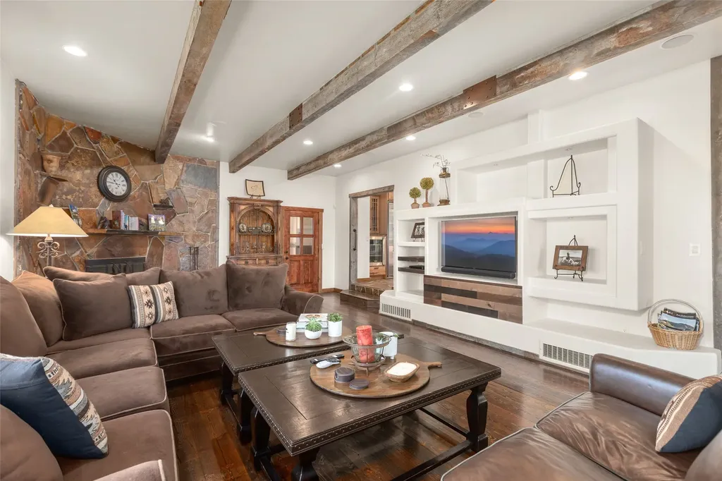 1335 Mooring Road Columbia Falls MT 59912
