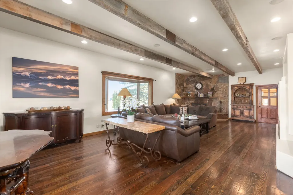 1335 Mooring Road Columbia Falls MT 59912