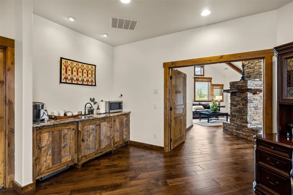 1335 Mooring Road Columbia Falls MT 59912