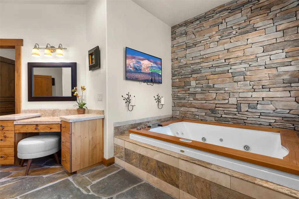 1335 Mooring Road Columbia Falls MT 59912