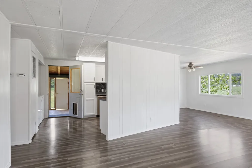 20735 E Mullan Road Clinton MT 59825