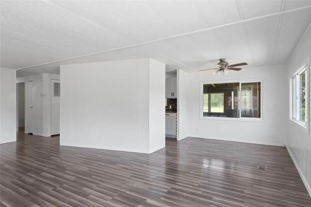 20735 E Mullan Road Clinton MT 59825