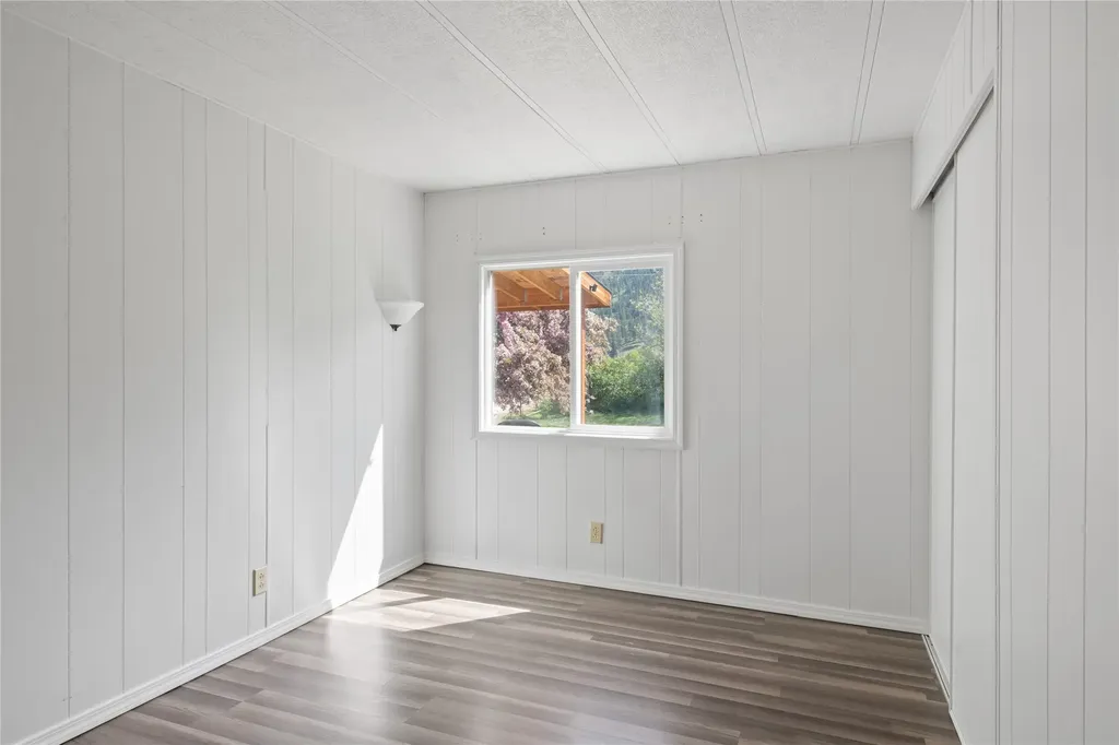 20735 E Mullan Road Clinton MT 59825