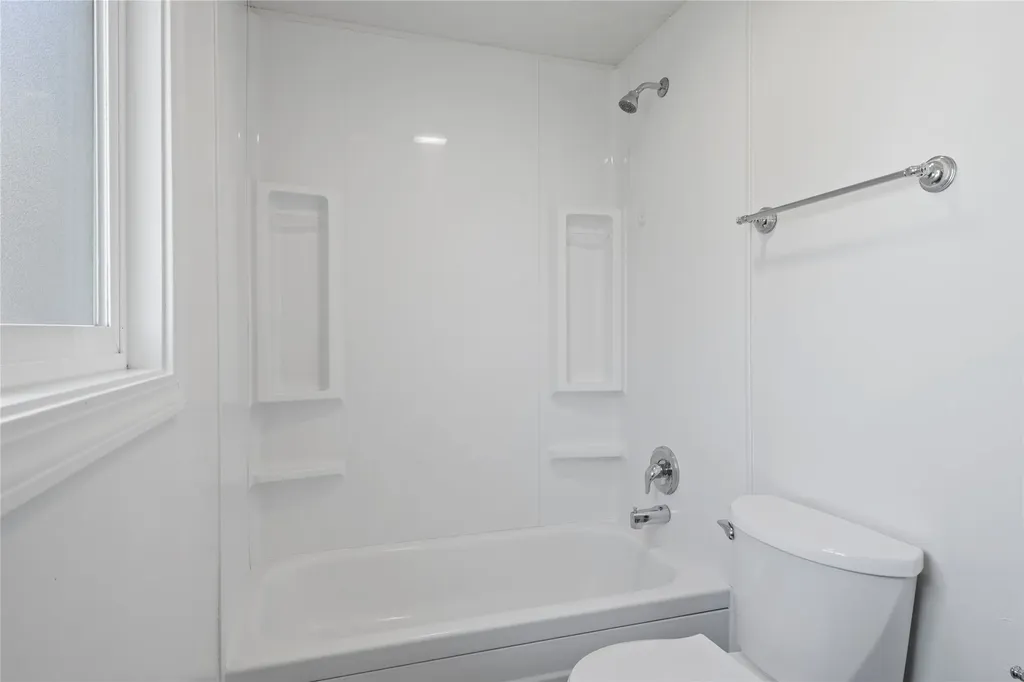 20735 E Mullan Road Clinton MT 59825