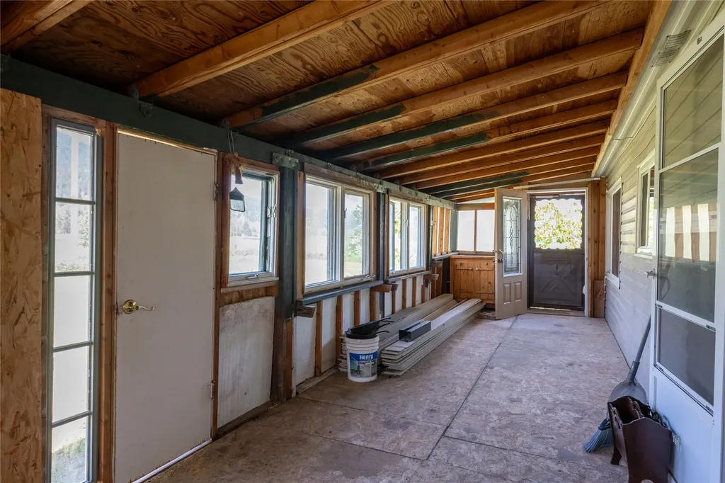 20735 E Mullan Road Clinton MT 59825