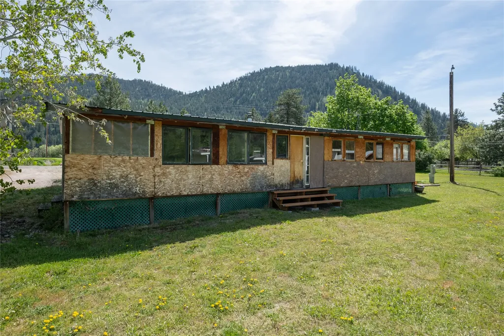 20735 E Mullan Road Clinton MT 59825