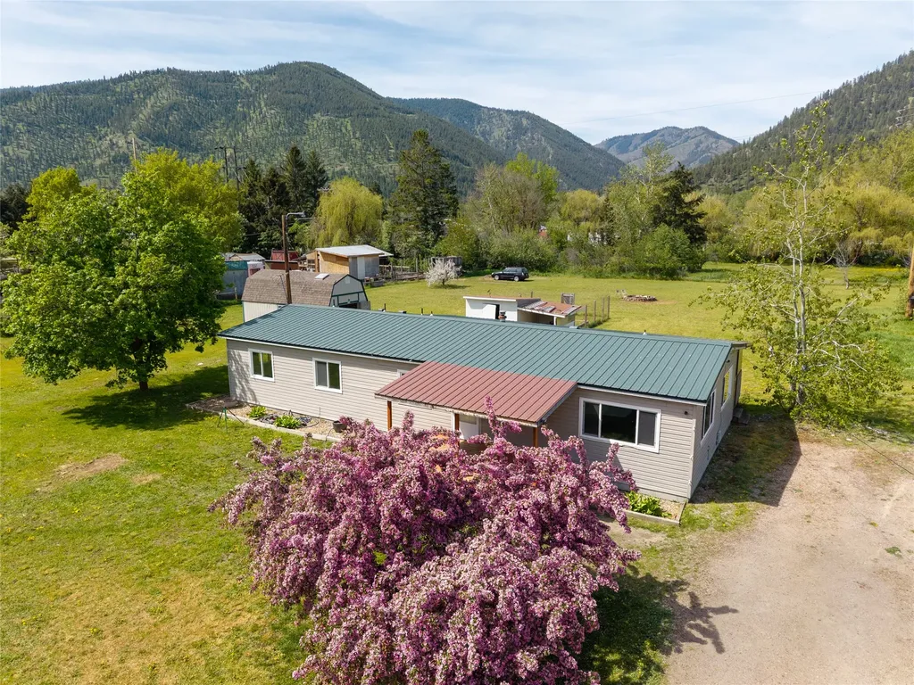 20735 E Mullan Road Clinton MT 59825
