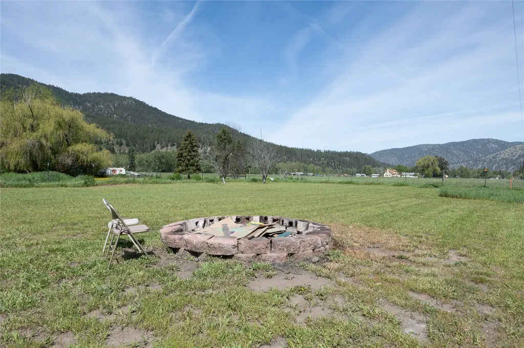 20735 E Mullan Road Clinton MT 59825