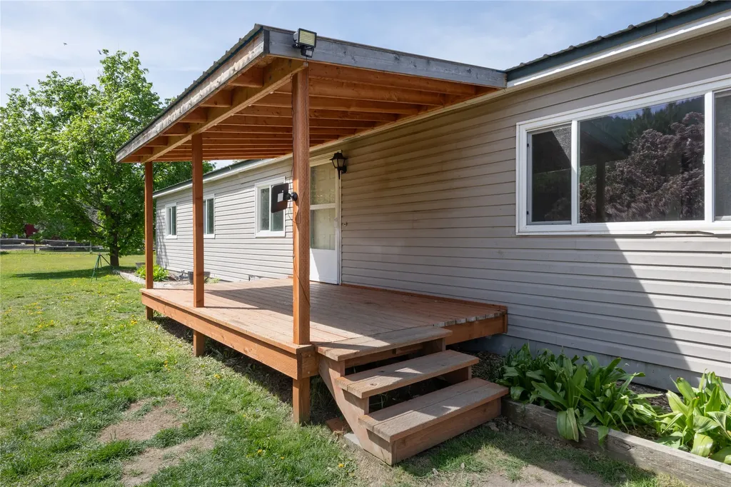 20735 E Mullan Road Clinton MT 59825
