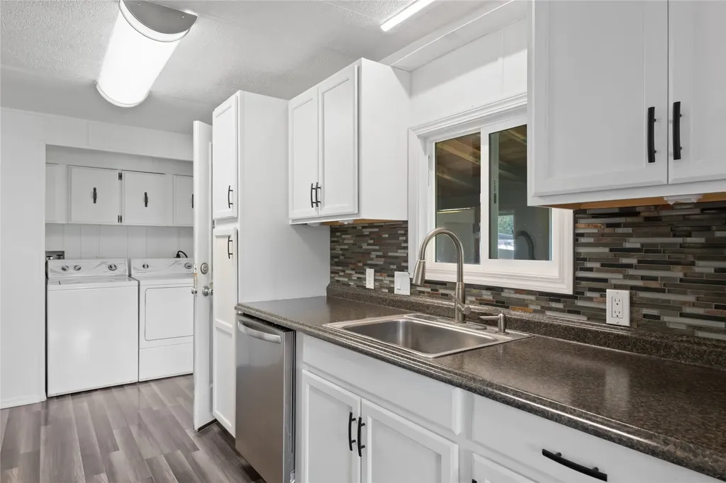 20735 E Mullan Road Clinton MT 59825